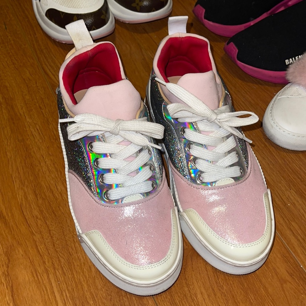 CHRISTIAN LOUBOUTIN Women Pastel Pink Sneaker 37